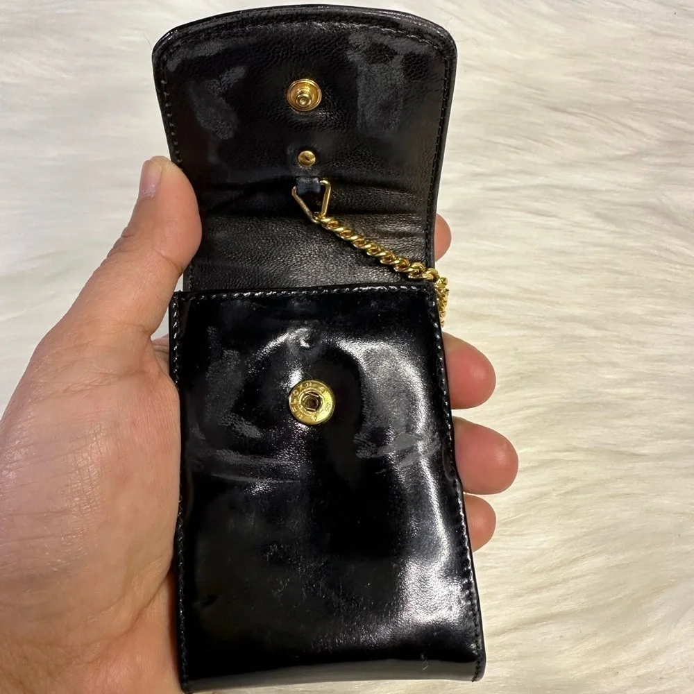 CHANEL cardholder / keyholder patent leather flap pouch in black - Picture 8 of 17